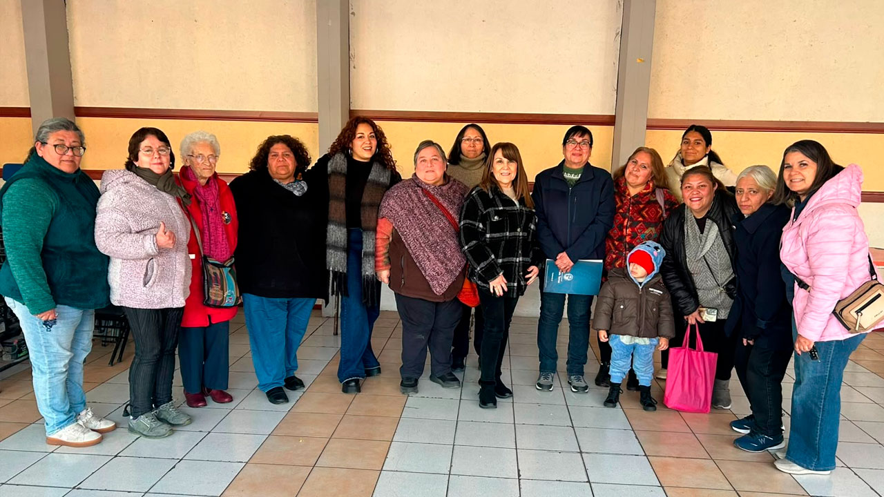 Mujeres de Santiago fortalecen la fraternidad en encuentro comunitario en La Legua